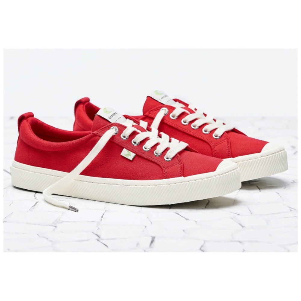 •CARIUMA• EUC Oca Low Sneaker in Red Canvas